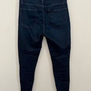 Frame Le Skinny de Jeanne Crop in Lauretta